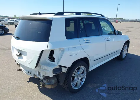 2015 Mercedes-Benz Glk 350 4Matic z USA, uszkodzony, nr VIN WDCGG8JBXFG374943